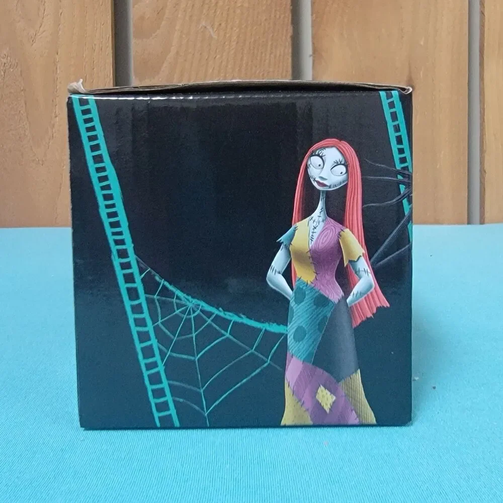 Disney The Nightmare Before Christmas Ceramic Salt & Pepper Shaker Set New